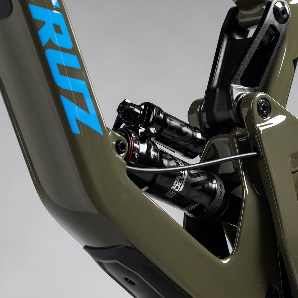 Bicicleta SANTA CRUZ Bronson 4 2022 Cuadro Carbon C / Rodado mixto / Talla MD / Color Gloss Moss and Blue / Kit XT / 160 mm de recorrido